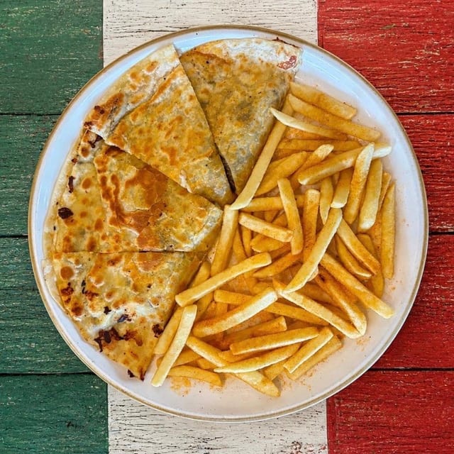 Mar Y Tierra Quesadilla.